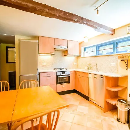 Cosy In With A Roof Terrace Holiday home