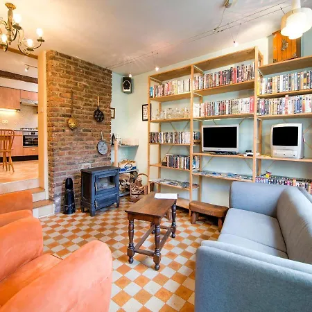 Cosy In With A Roof Terrace