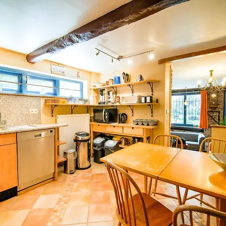 Cosy In With A Roof Terrace *