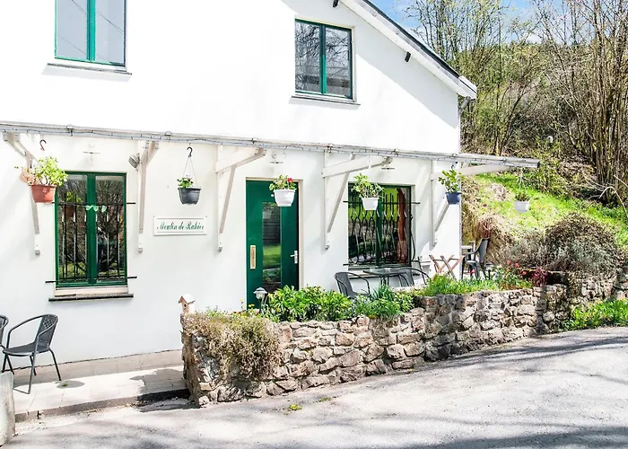 Cozy Country Stay, *